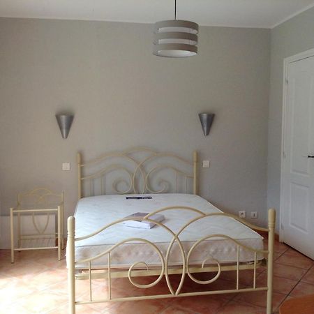 Charmant Appartement A Le Muy Avec Terrasse Et Jardin Eksteriør bilde