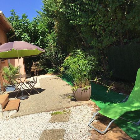 Charmant Appartement A Le Muy Avec Terrasse Et Jardin Eksteriør bilde