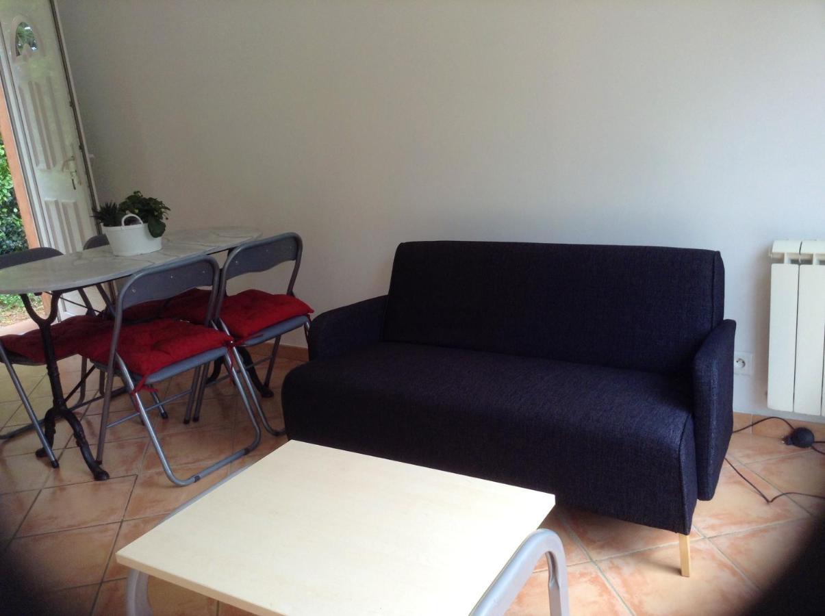 Charmant Appartement A Le Muy Avec Terrasse Et Jardin Eksteriør bilde