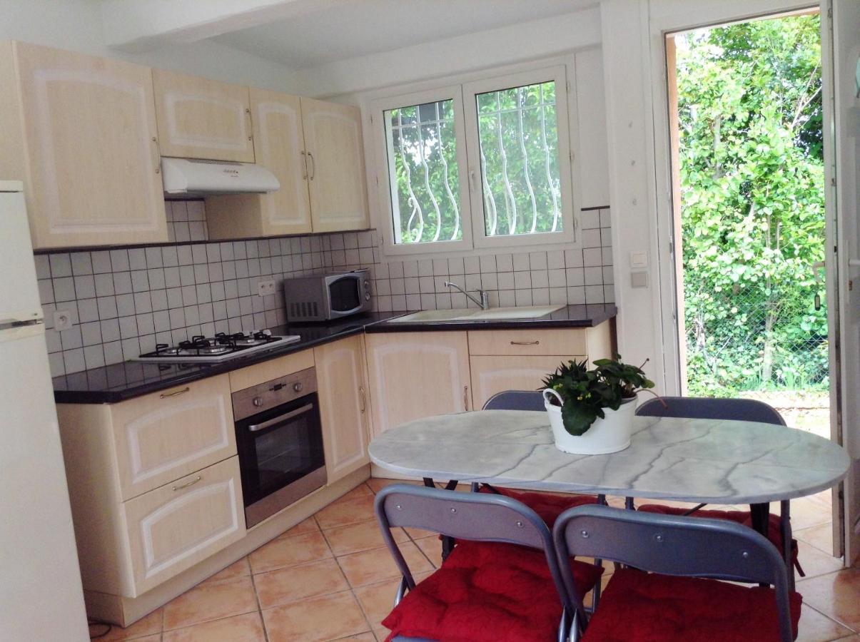 Charmant Appartement A Le Muy Avec Terrasse Et Jardin Eksteriør bilde